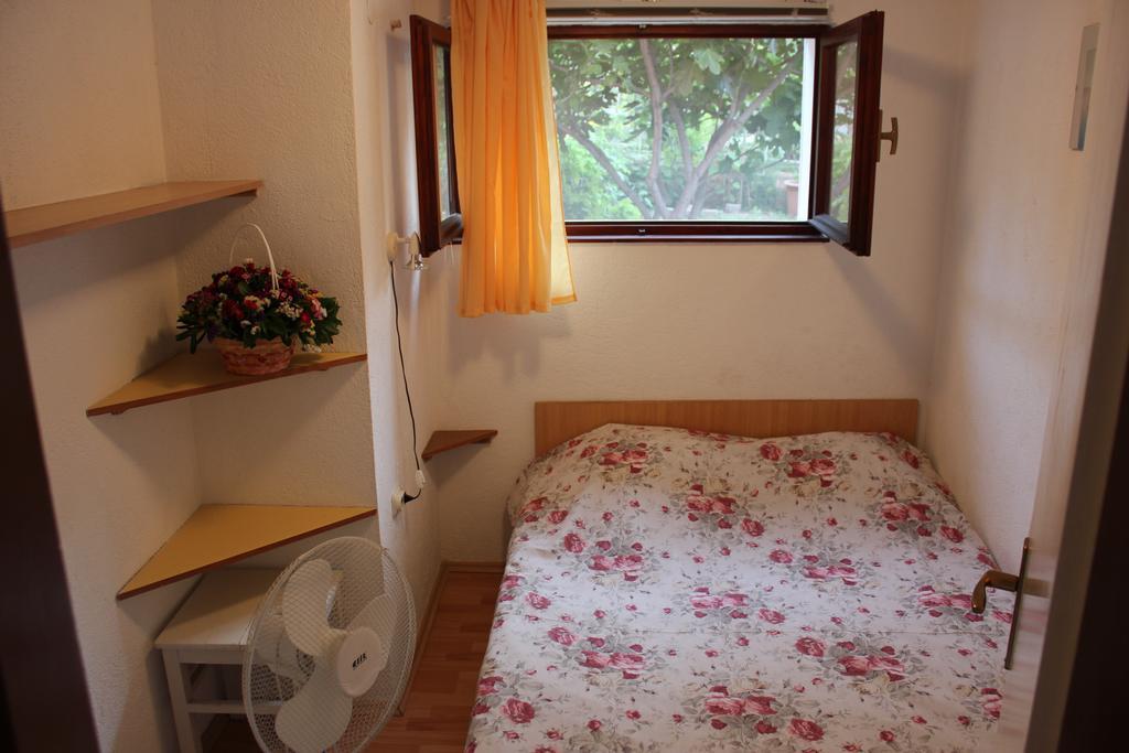 Apartments Toni Trogir Bilik gambar